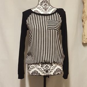 Xhilaration Top XS NWT